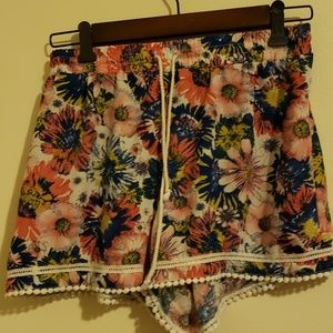 Medium floral juniors shorts